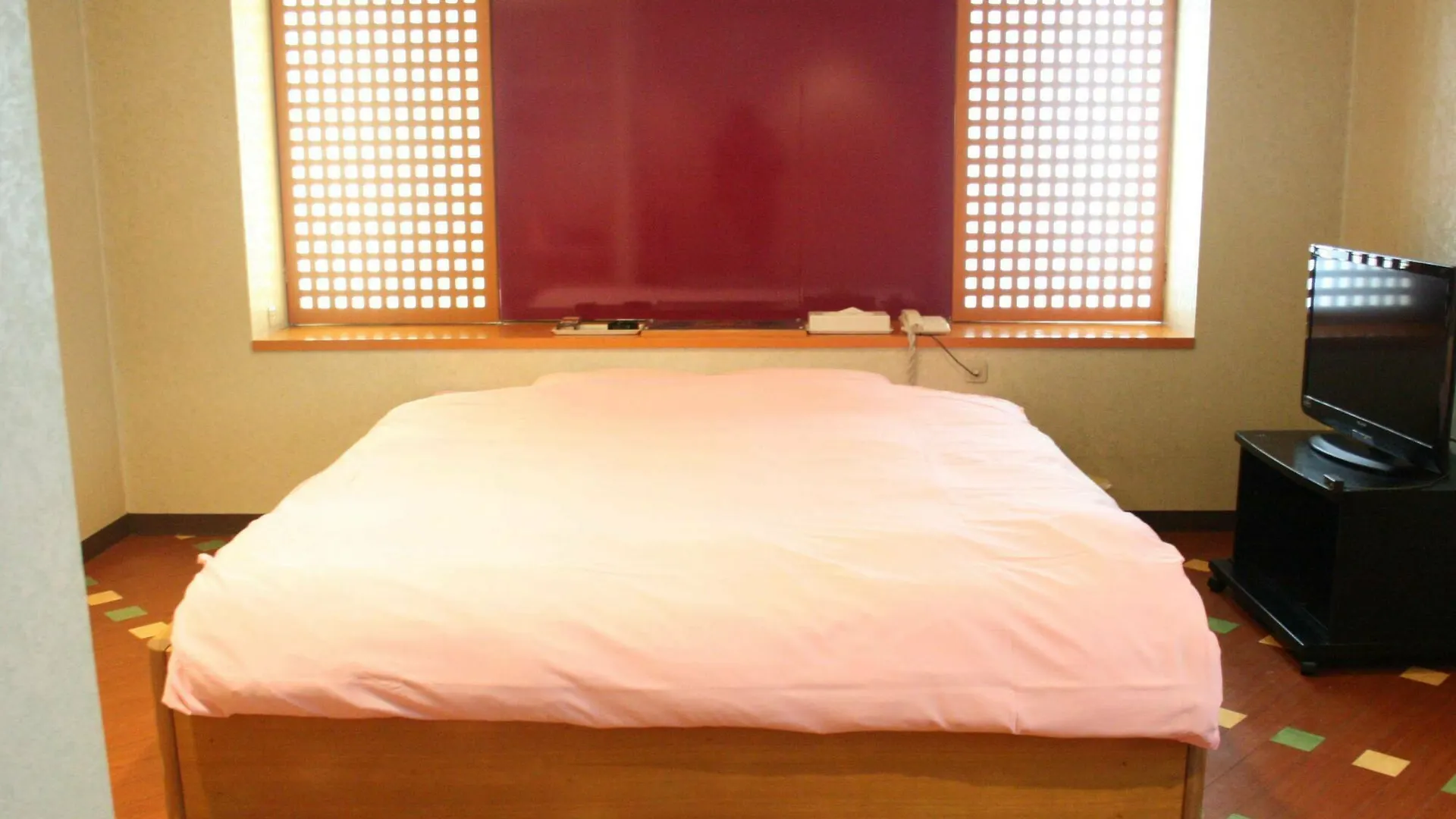 Hotel Tropical Osaka - Adults Only 2*,  Japonya